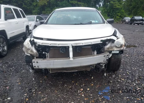 2015 Nissan Altima 2.5 S z USA, uszkodzony, nr VIN 1N4AL3AP2FN860217